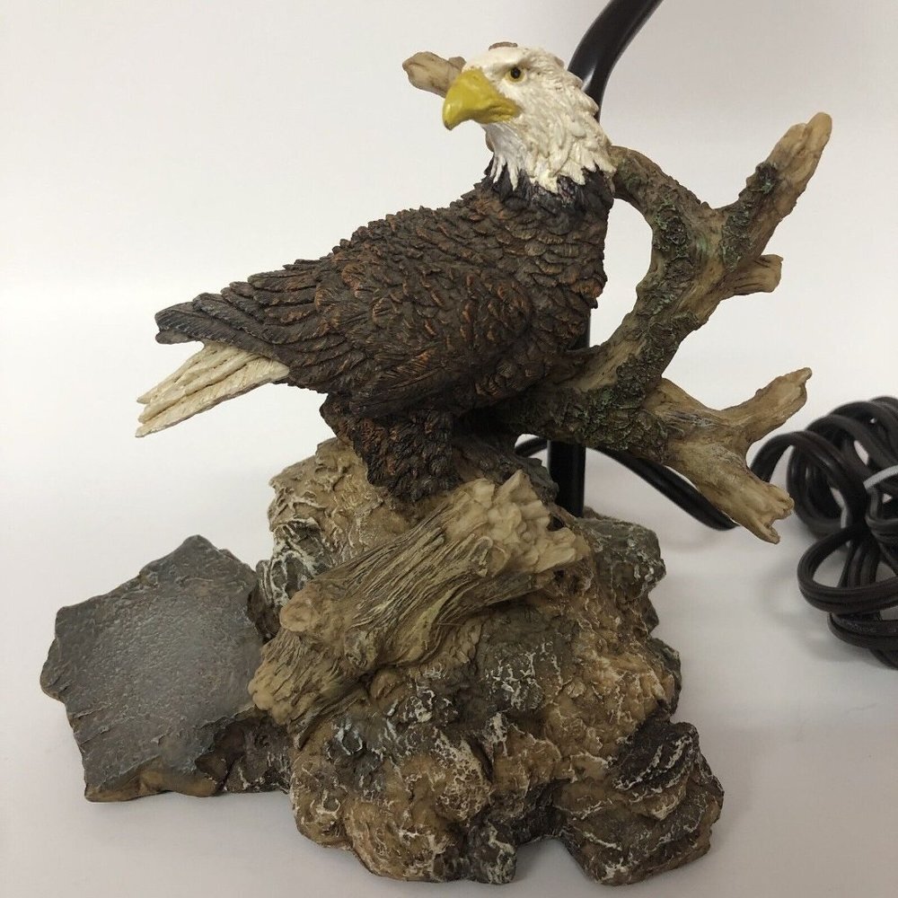 Bald Eagle Lamp on Rocks & Driftwood 11" Tall Desk/Night Light Man Cave Decor